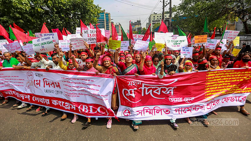 মে দিবসে সোমবার ঢাকার মুক্তাঙ্গনে সম্মিলিত গার্মেন্টস শ্রমিক ফেডারেশনের শোভাযাত্রা।&amp;nbsp;ছবি: তাওহীদুজ্জামান তপু
