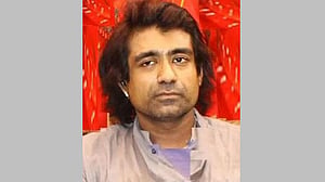 অস্ত্রের লাইসেন্স চান আজমেরী, তাকে গ্রেপ্তারের দাবি রাব্বির