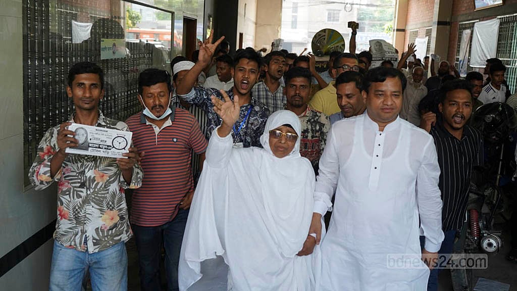গাজীপুর সিটি ভোট: ভোটারদের ‘নিরাপত্তা’ চান জাহাঙ্গীরের মা
