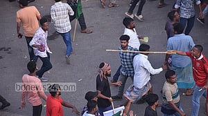 চট্টগ্রামে বিএনপির পদযাত্রা থেকে ঢিল, পুলিশের মামলায় গ্রেপ্তার ৯