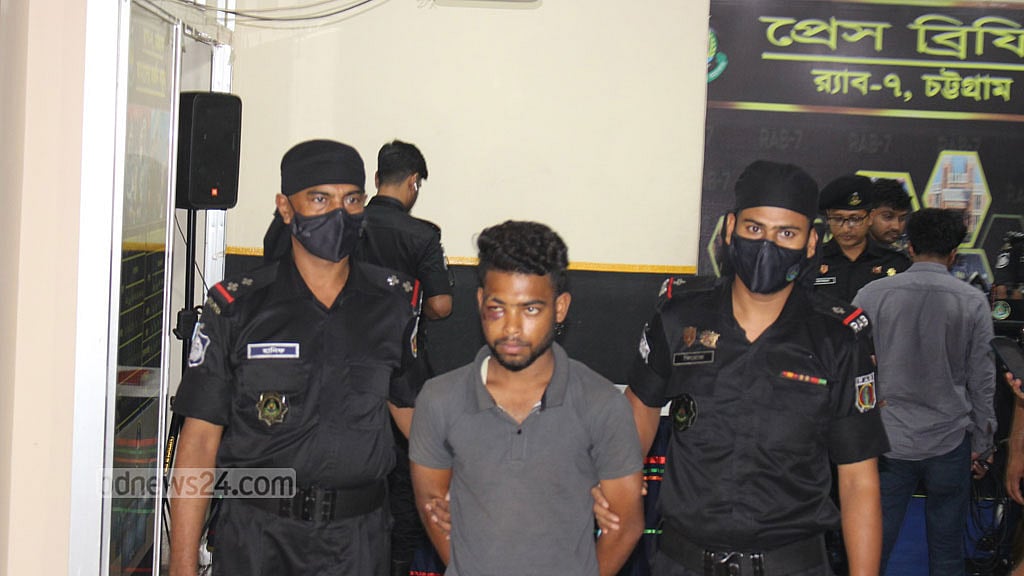 পাহাড়তলীতে জোড়া খুনের ‘হোতা’ গ্রেপ্তার