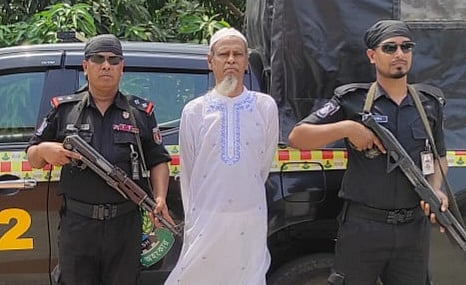 যুদ্ধাপরাধ: আট বছর ধরে পালিয়ে থাকা আসামি গ্রেপ্তার