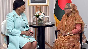 নির্বাচনে কমনওয়েলথকে পর্যবেক্ষক পাঠাতে বললেন শেখ হাসিনা