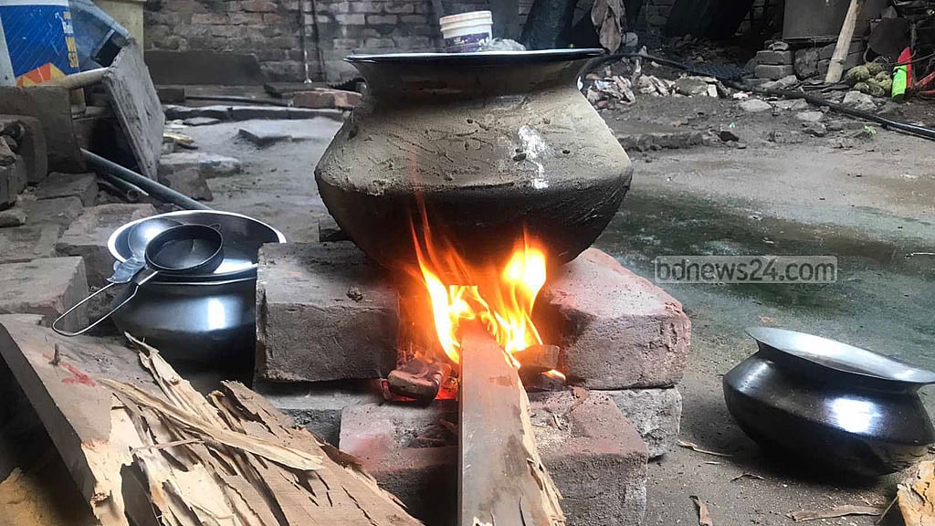 মোখায় বন্ধ এলএনজি: চট্টগ্রামে গ্যাস সংকট ‘আরও এক সপ্তাহ’