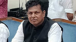 ট্রলারে ১০ মৃতদেহ: মহেশখালীর পৌর কাউন্সিলর রিমান্ডে