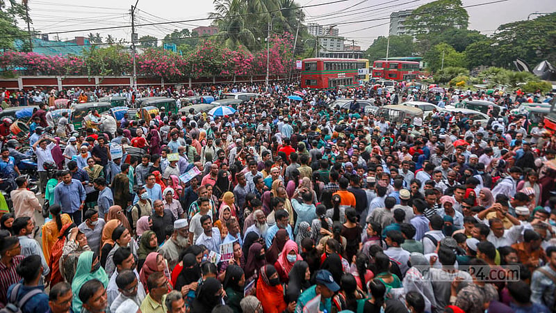 ঢাকা বিশ্ববিদ্যালয়ে শনিবার কলা, সামাজিক বিজ্ঞান ও আইন অনুষদের ২ হাজার ৯৩৪ আসনে ভর্তির জন্য আবেদন করেছিল ১ লাখ ২২ হাজার ৮৮৮ জন।&amp;nbsp;ছবি: তাওহীদুজ্জামান তপু