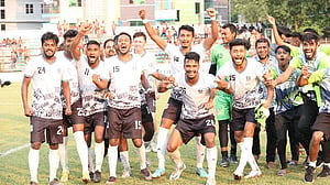 ৮ গোলের রুদ্ধশ্বাস লড়াইয়ের পর টাইব্রেকারে জিতে চ‍্যাম্পিয়ন মোহামেডান