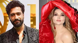 রাখির গাউনে পা জড়িয়ে পড়ে যাওয়ার উপক্রম ভিকির