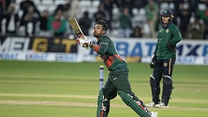 আইসিসির মাস সেরার লড়াইয়ে শান্ত