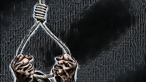 থাইল্যান্ডে অবস্থানরত স্বামীকে লাইভে রেখে ঢাকায় স্ত্রীর আত্মহত্যা