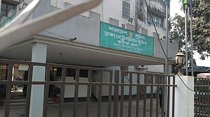 বসুন্ধরায় তরুণীকে মারধর ও ন্যাড়া করার অভিযোগে মামলা