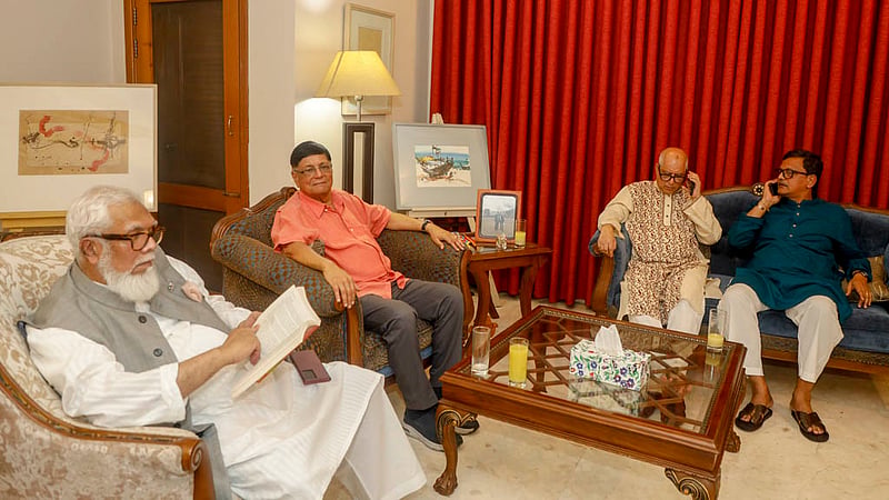 বিডিনিউজ টোয়েন্টিফোর ডটকমের বর্ষবরণ অনুষ্ঠানে সালমান এফ রহমান ও খালিদ মাহমুদ চৌধুরীর সঙ্গে নজিব আহমেদ ও শাহেদ আক্তার