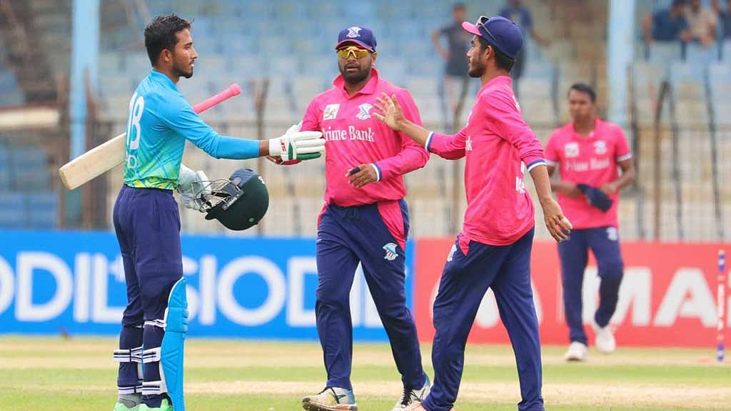আফিফের সেঞ্চুরির পর খুশদিলের ৬ উইকেটে আবাহনীর জয়