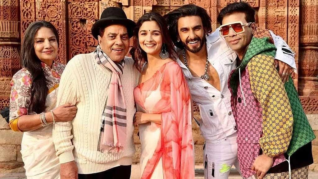 ‘রকি আউর রানি কি প্রেম কাহানি’র ফার্স্ট লুক করণের জন্মদিনে