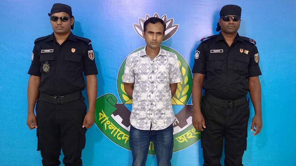 ময়মনসিংহ থেকে সিরিজ বোমা হামলার আসামি জেএমবি সদস্য গ্রেপ্তার