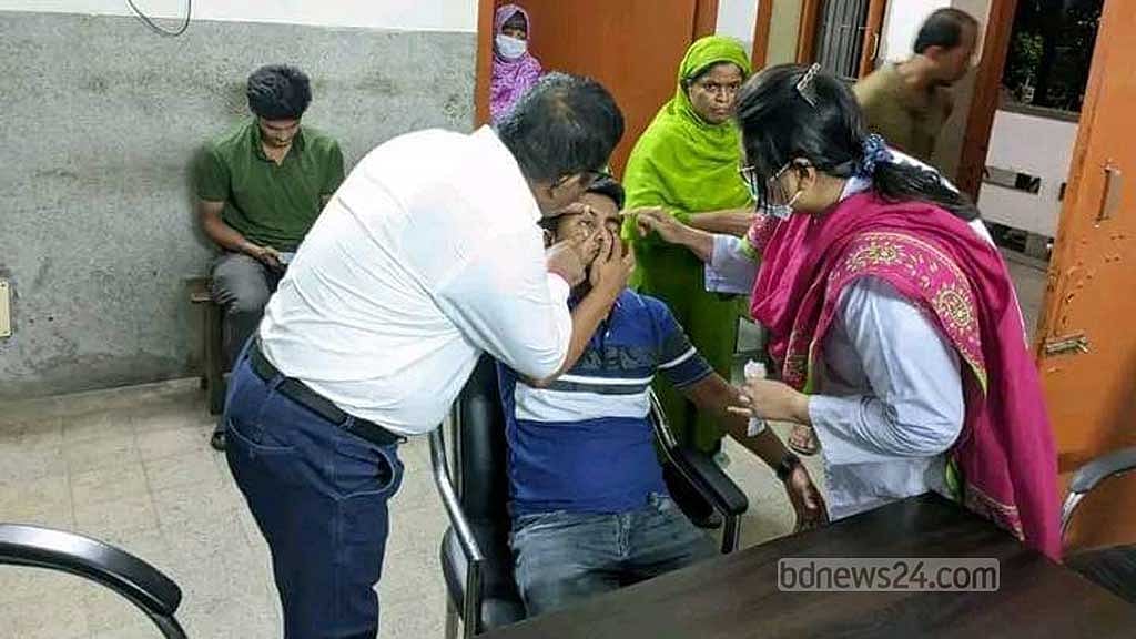 ট্রেনে ঢিল: চোখ হারাতে বসা রবিউলের জন্য মেডিকেল বোর্ড