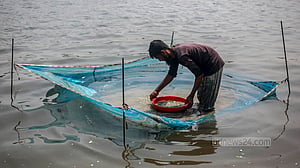 প্লাস্টিক প্রক্রিয়াজাত বুড়িগঙ্গার তীরে