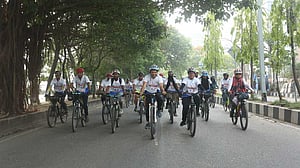 সাতসকালে হাতিরঝিলে সাইকেল র‍্যালি