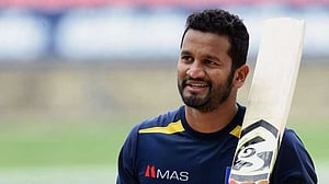 ২ বছর পর ওয়ানডে দলে করুনারত্নে