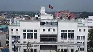 বহিষ্কারের ঝুঁকি নিয়েই খুলনায় ভোটে বিএনপির নেতাকর্মী, আছে জামায়াতও
