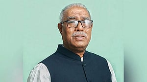 নির্বাচনে অংশ নিতে পদত্যাগ খুলনার মেয়র খালেকের