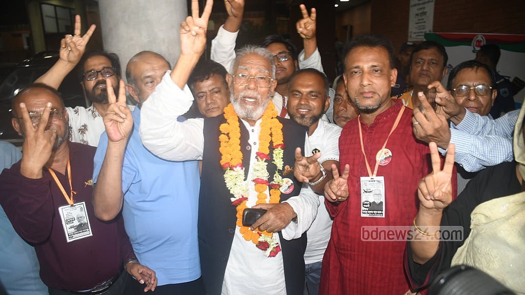 তৃতীয়বার খুলনার মেয়র হলেন খালেক