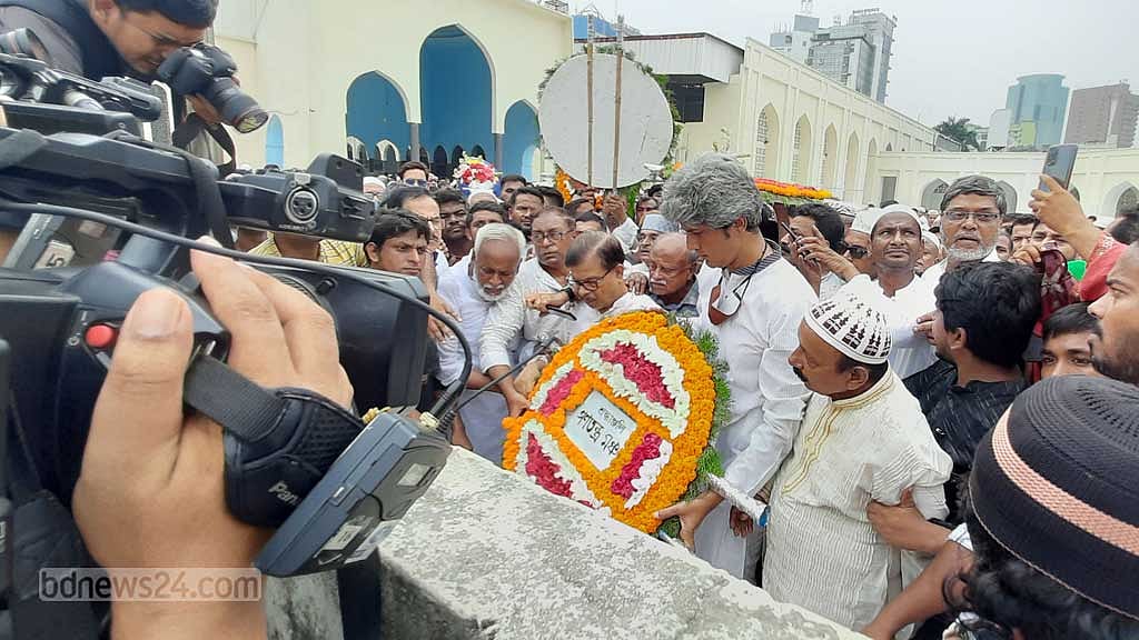 সিরাজুল আলম খানের শেষ শ্রদ্ধায় খেদ, প্রাপ্য সম্মান পাননি তিনি