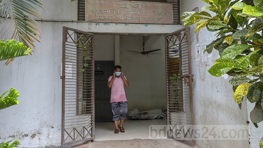 রাজধানীতে মা-মেয়ের লাশ উদ্ধার, স্বামী আটক