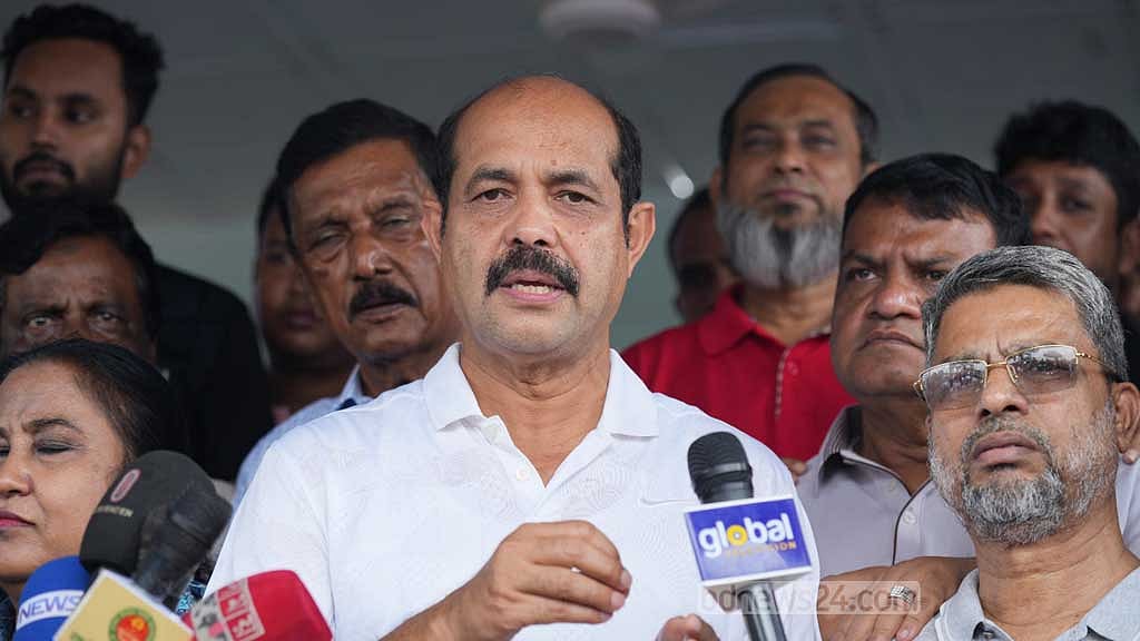 দ্রুত বর্জ্য অপসারণকারী ওয়ার্ড পাবে পুরস্কার: মেয়র আতিক