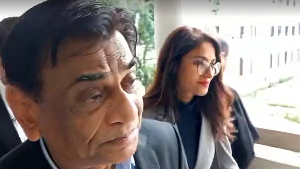 সালাউদ্দিনের বিরুদ্ধে দুর্নীতির অভিযোগ নিয়ে মতপ্রকাশে হাই কের্টের মানা