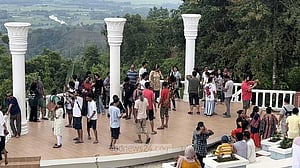 খাগড়াছড়িতে মৌসুমের ব্যবধানে কমেছে পর্যটক
