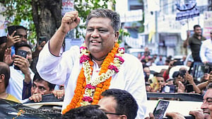 সিলেটবাসীর ভালোবাসার প্রতিদান দেব, বললেন আনোয়ারুজ্জামান