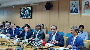 ‘আঁটসাঁট’ মুদ্রানীতিতে বাড়ল রেপো হার, উঠল সুদহারের সীমা