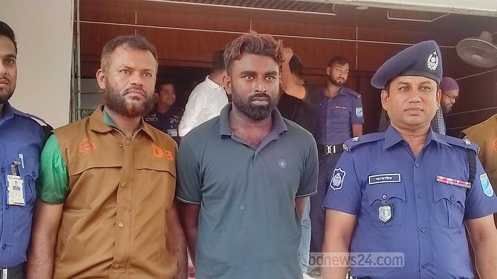 চনপাড়া থেকে ‘অস্ত্র ও মাদকসহ’ ৯ মামলার আসামি রায়হান গ্রেপ্তার