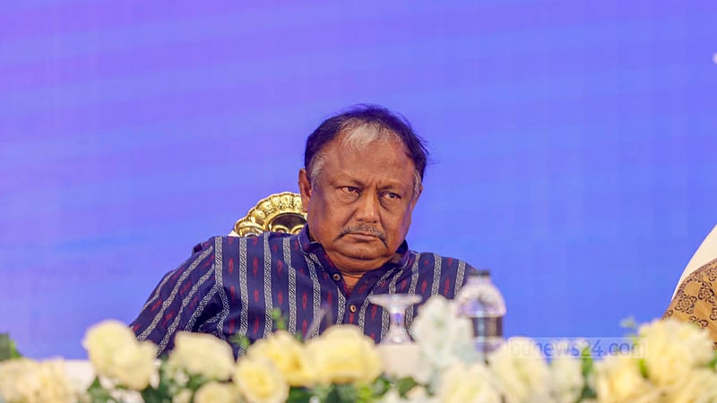 বঙ্গবন্ধু আন্তর্জাতিক সম্মেলন কেন্দ্রে শুক্রবার ২০২৩-২৪ অর্থবছরের বাজেট পরবর্তী সংবাদ সম্মেলনে বাণিজ্যমন্ত্রী টিপু মুনশি।&amp;nbsp;ছবি: মাহমুদ জামান অভি