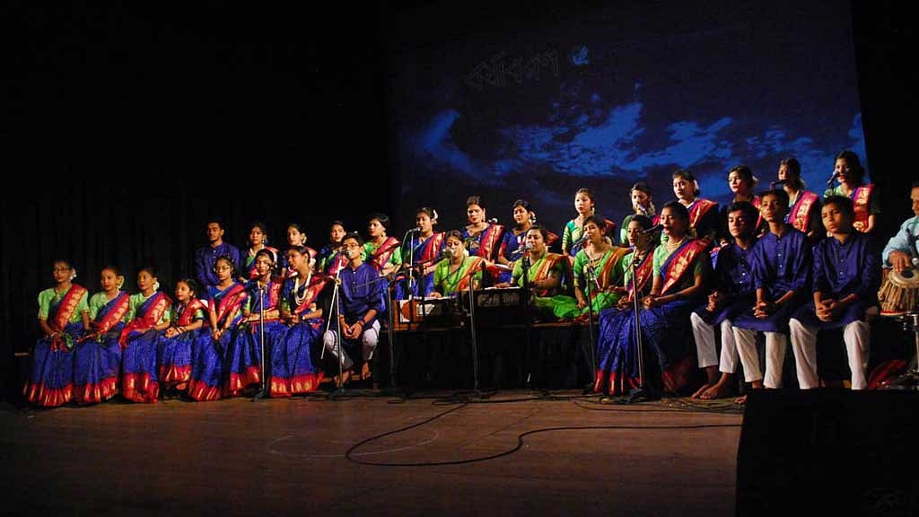 নাচ-গান-আবৃত্তিতে চট্টগ্রামে বর্ষাবরণ