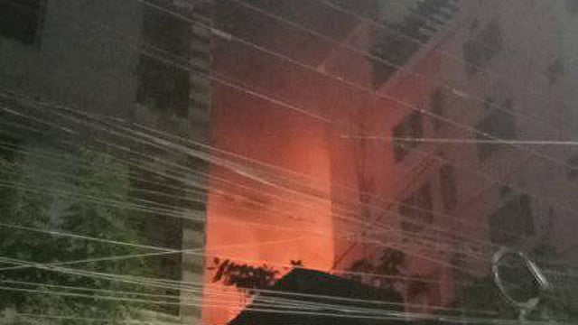 মোহাম্মদপুরে ভবনে অগ্নিকাণ্ডে একজনের মৃত্যু