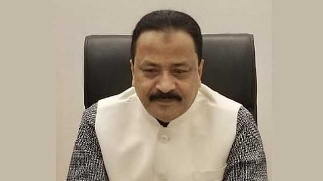 বিদেশ যাত্রায় নিষেধাজ্ঞার পরই বিমানবন্দরে গ্রেপ্তার আবুল কাশেম