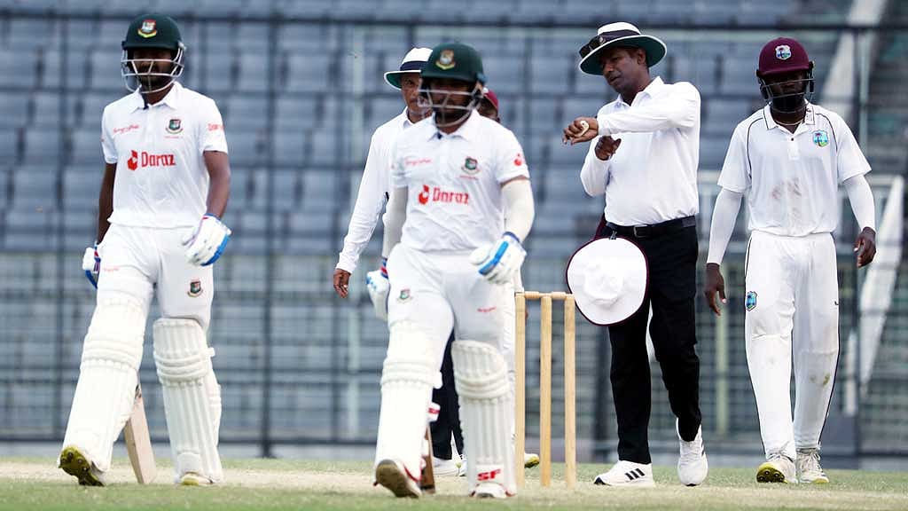 চন্দরপলের আরেকটি দুর্দান্ত ইনিংসের পর জয়-জাকিরদের ম্যাচ বাঁচানোর লড়াই