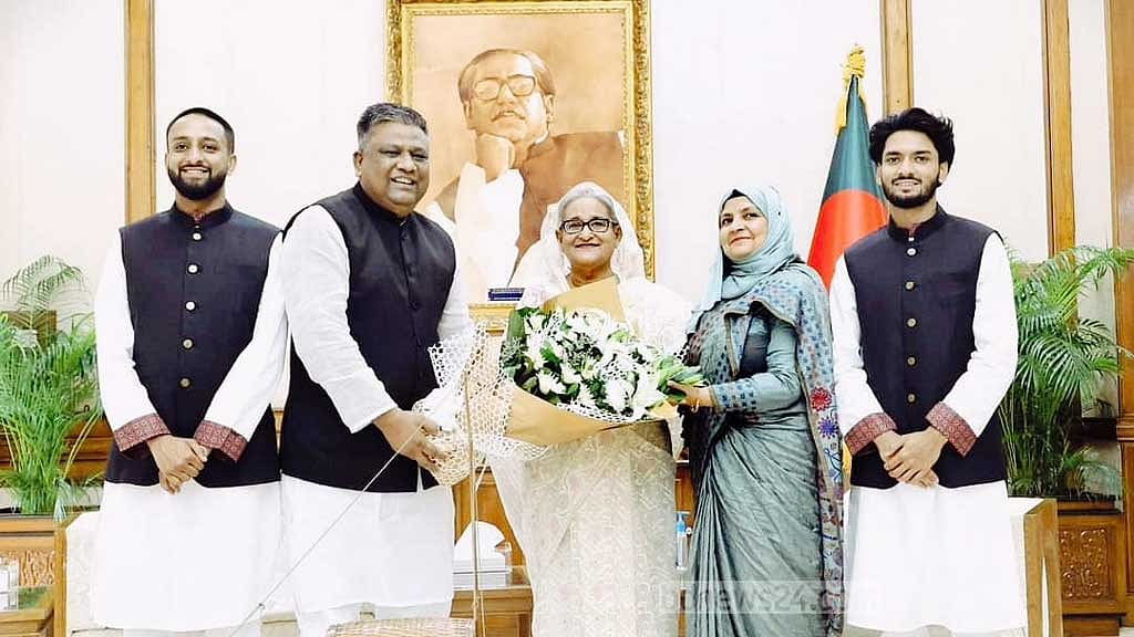 সেবক হিসেবে কাজ করতে আনোয়ারুজ্জামানকে প্রধানমন্ত্রীর নির্দেশ