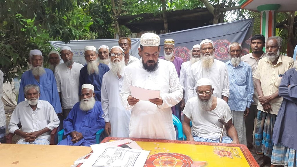 পায়রা বন্দরে উচ্ছেদ হওয়া ৬ রাখাইন পরিবারকে ‘শর্ত’ অনুযায়ী পুনর্বাসন দাবি