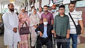 সিঙ্গাপুরে চিকিৎসাধীন মোশাররফ ‘ভালো আছেন’