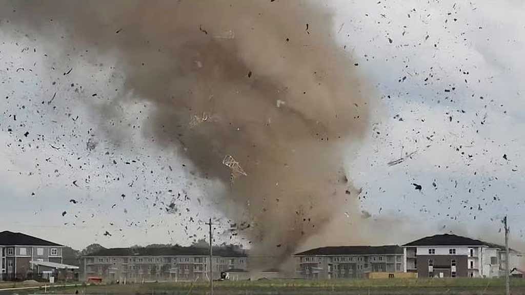 যুক্তরাষ্ট্রে বজ্রঝড় ও টর্নেডোতে ৩ মৃত্যু