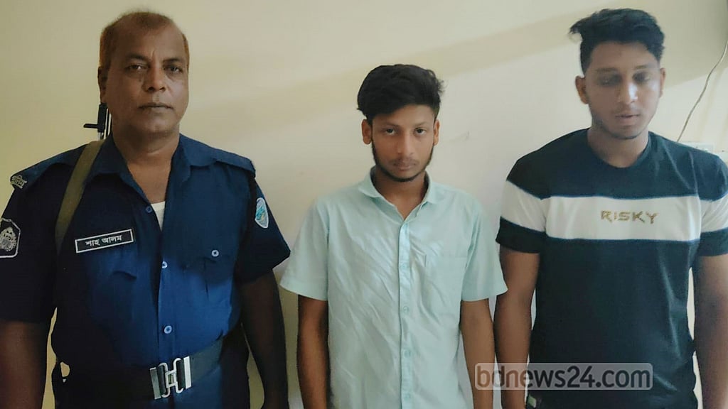 হোমনায় কিশোরী ধর্ষণের অভিযোগে দুই যুবক গ্রেপ্তার