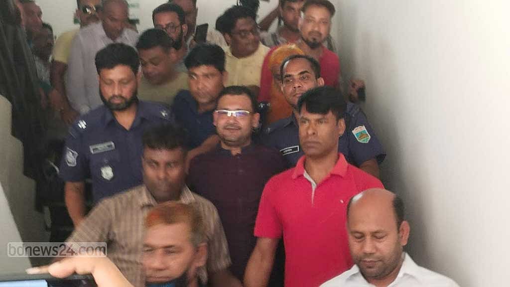 চাঁপাইনবাবগঞ্জে সাবেক কাউন্সিলরকে হত্যায় মেয়র কারাগারে