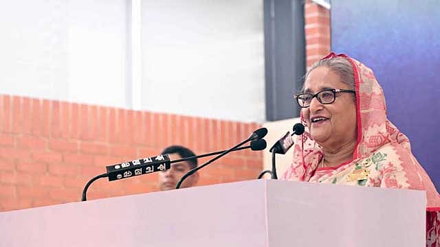 কারও ভিসা-নিষেধাজ্ঞা নিয়ে মাথাব্যথা করে লাভ নেই: শেখ হাসিনা