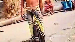 শেরপুর ‘সুদের টাকা না দেওয়ায়’ যুবককে গাছে বেঁধে নির্যাতন