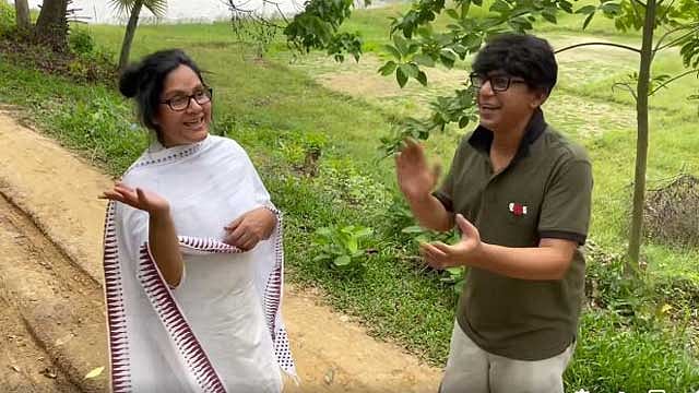 বৃষ্টিতে ‘হঠাৎ অবসর’, শুটিংয়ে প্রাণ দিল চঞ্চল-খুশির গান
