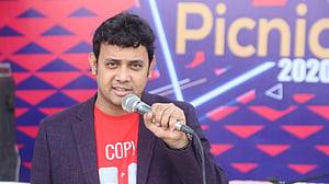 কৌতুক অভিনেতা রনিকে মারধর, গাড়ি ভাঙচুরের অভিযোগ