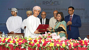 ওমান থেকে বছরে আসবে ২৪ কার্গো এলএনজি